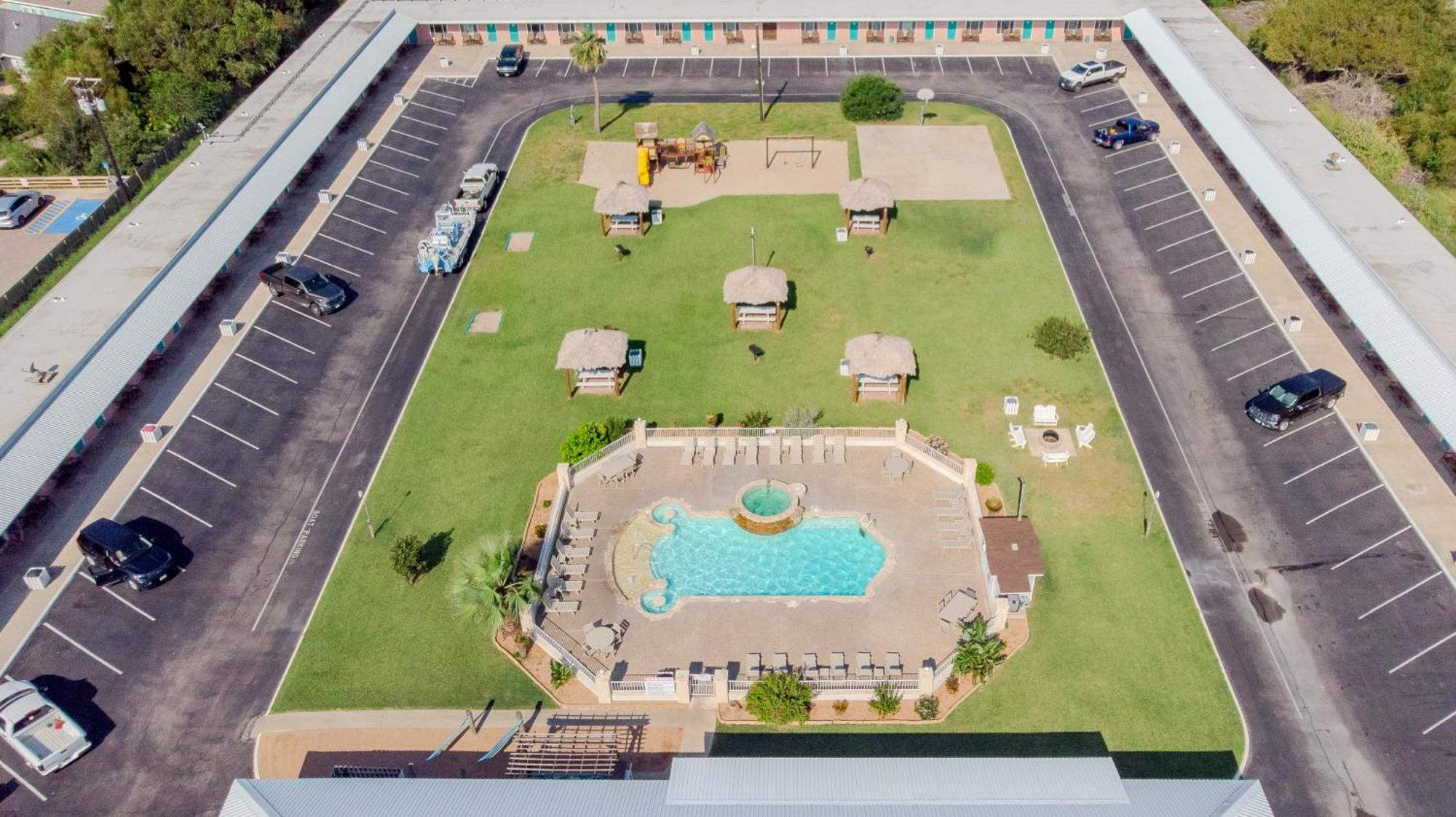 פורט ארנסס Shark Reef Resort Motel & Cottages מראה חיצוני תמונה