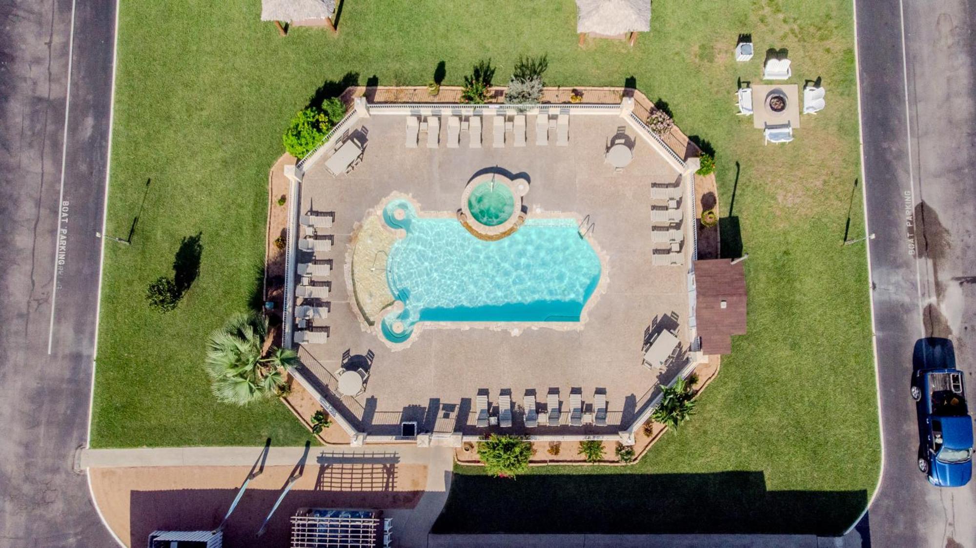 פורט ארנסס Shark Reef Resort Motel & Cottages מראה חיצוני תמונה